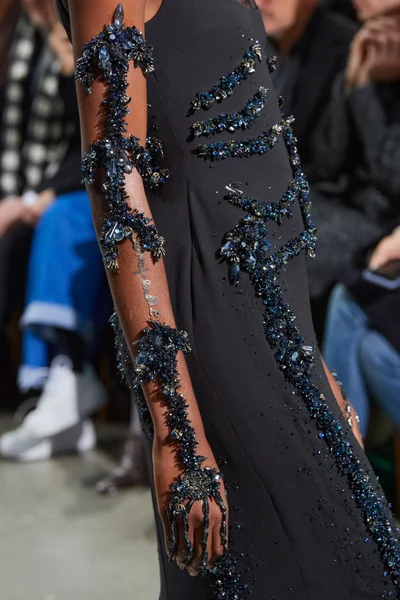Look 70